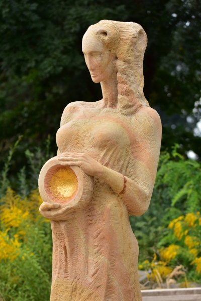 Hestia sandstone 285 cm, 2022 Hestia (1)