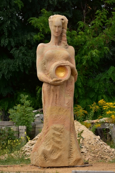 Hestia sandstone 285 cm, 2022 Hestia (2)